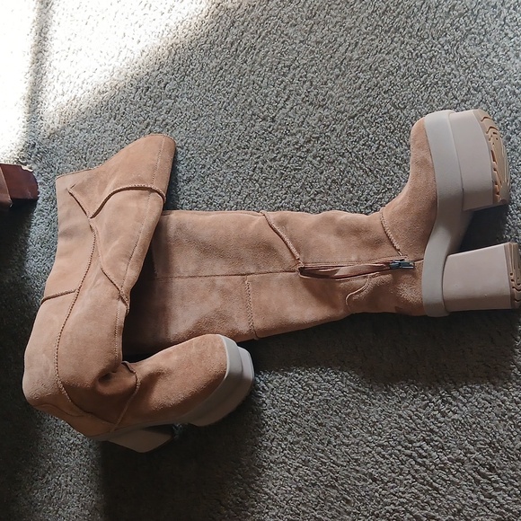 UGG Shoes - UGG PLATFORM BOOTS